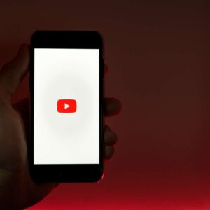 Engaging Live Broadcasting on YouTube